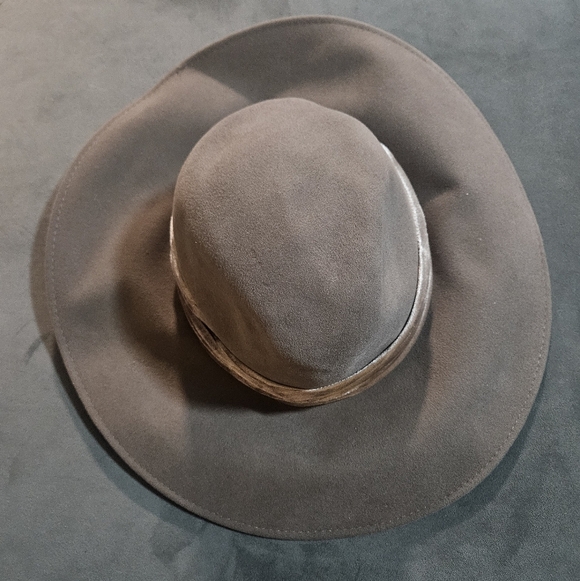 Eugenia Kim Taupe Emmanuelle Fedora - Picture 4 of 7